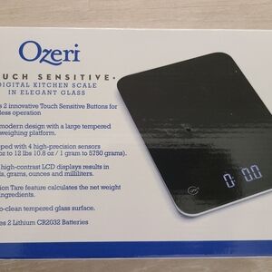 Touch Sensitive Digital Kitchen Scale In Elegant Glass - Black